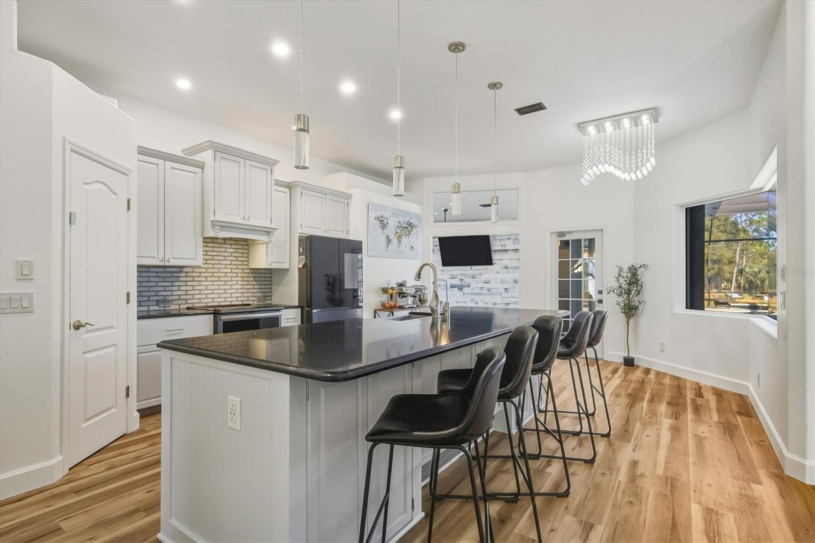 6488 PONCE DE LEON BLVD, NORTH PORT, FL, 34291