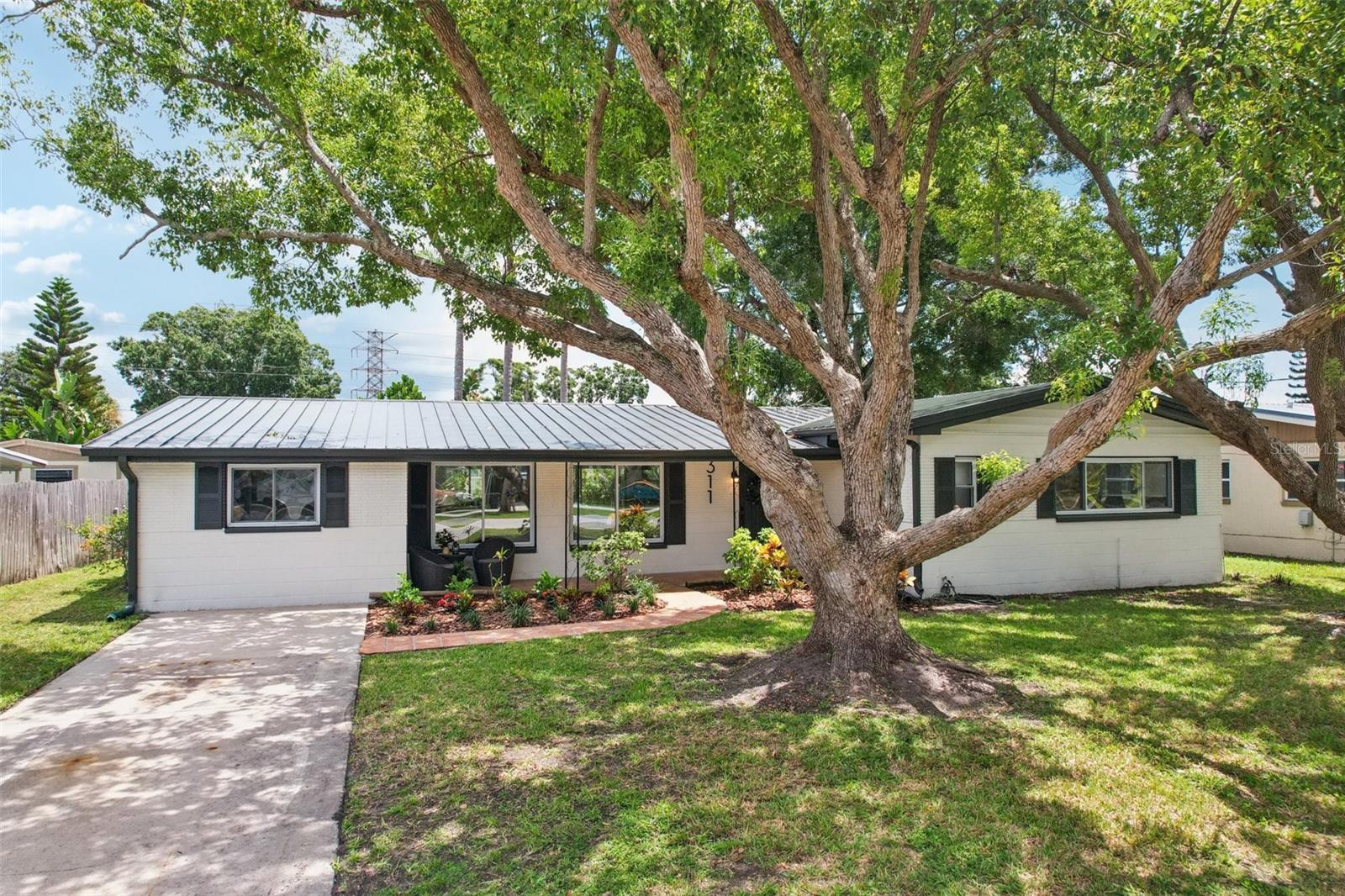 311 SHORE DR E, OLDSMAR, FL, 34677