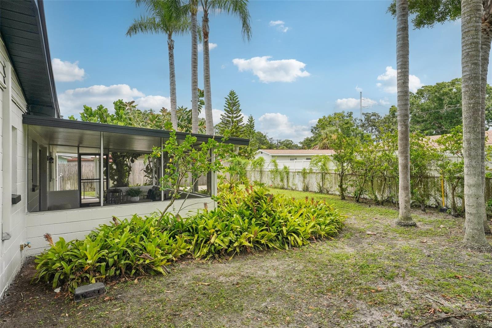 311 SHORE DR E, OLDSMAR, FL, 34677