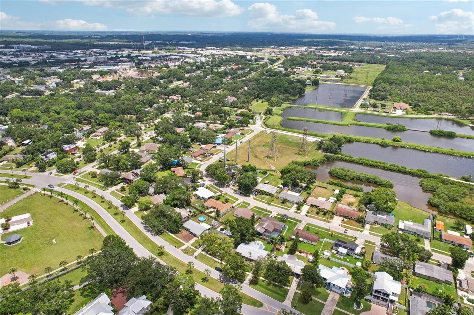 311 SHORE DR E, OLDSMAR, FL, 34677