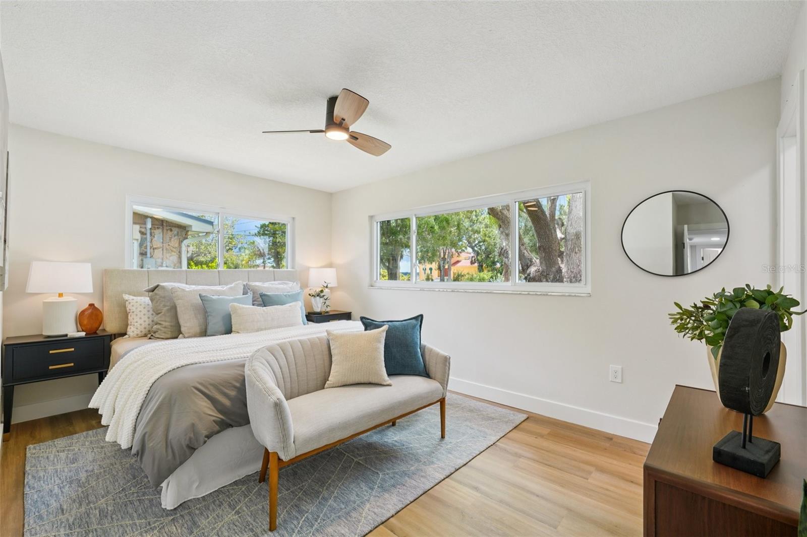 311 SHORE DR E, OLDSMAR, FL, 34677