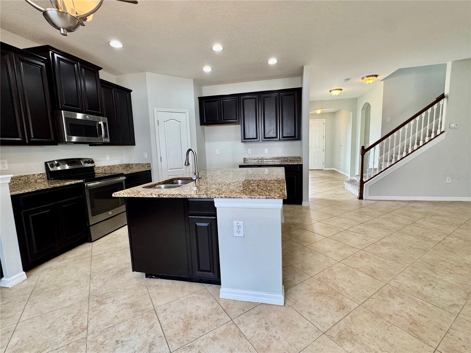 2005 VIA NAPOLI ST, PLANT CITY, FL, 33566