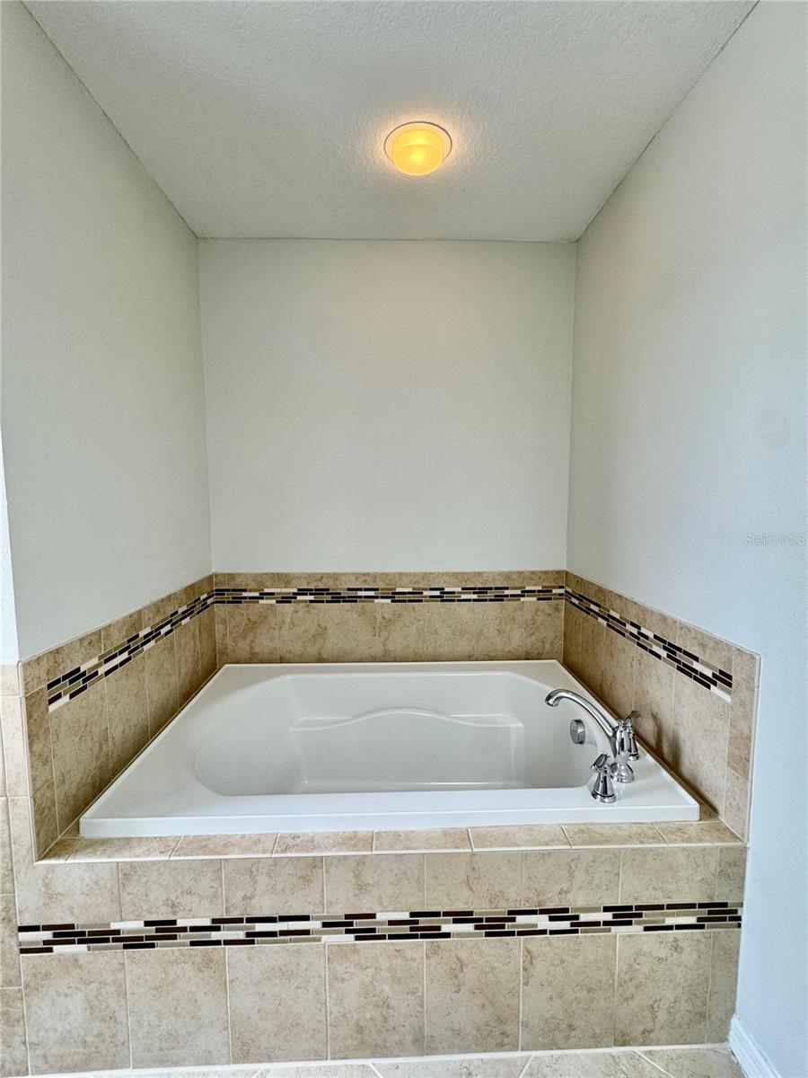 2005 VIA NAPOLI ST, PLANT CITY, FL, 33566