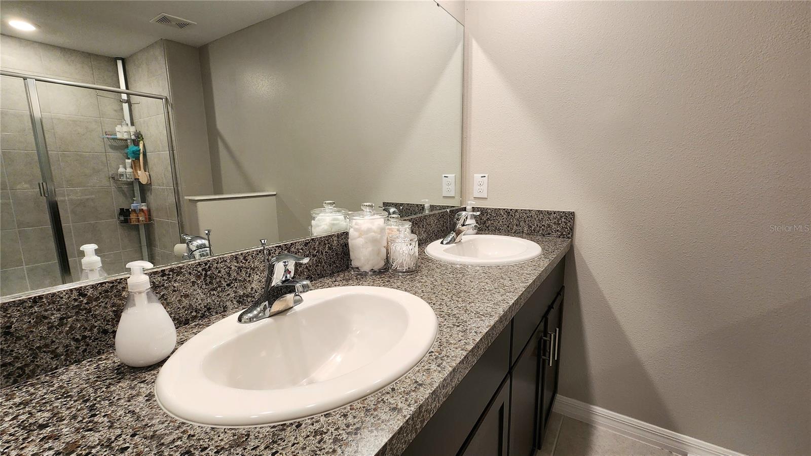 9516 PEMBROOKE PINES DR, RUSKIN, FL, 33573