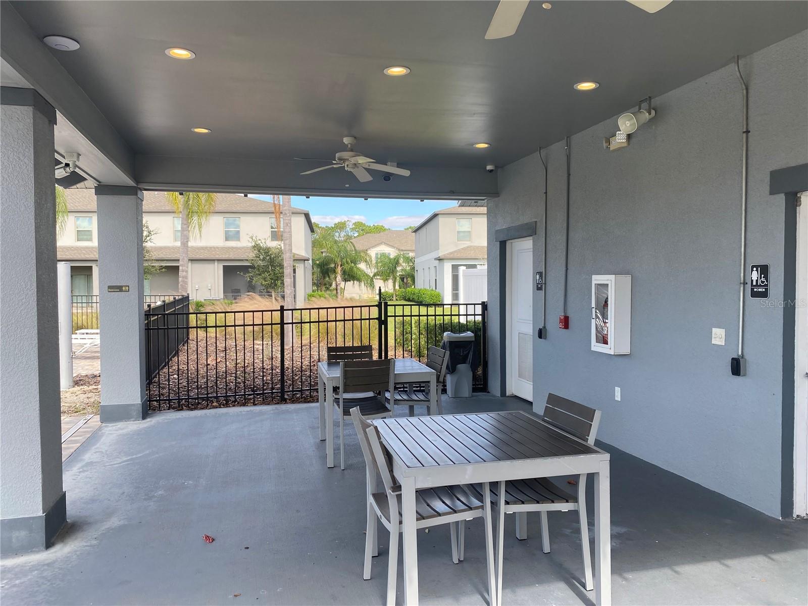 9516 PEMBROOKE PINES DR, RUSKIN, FL, 33573