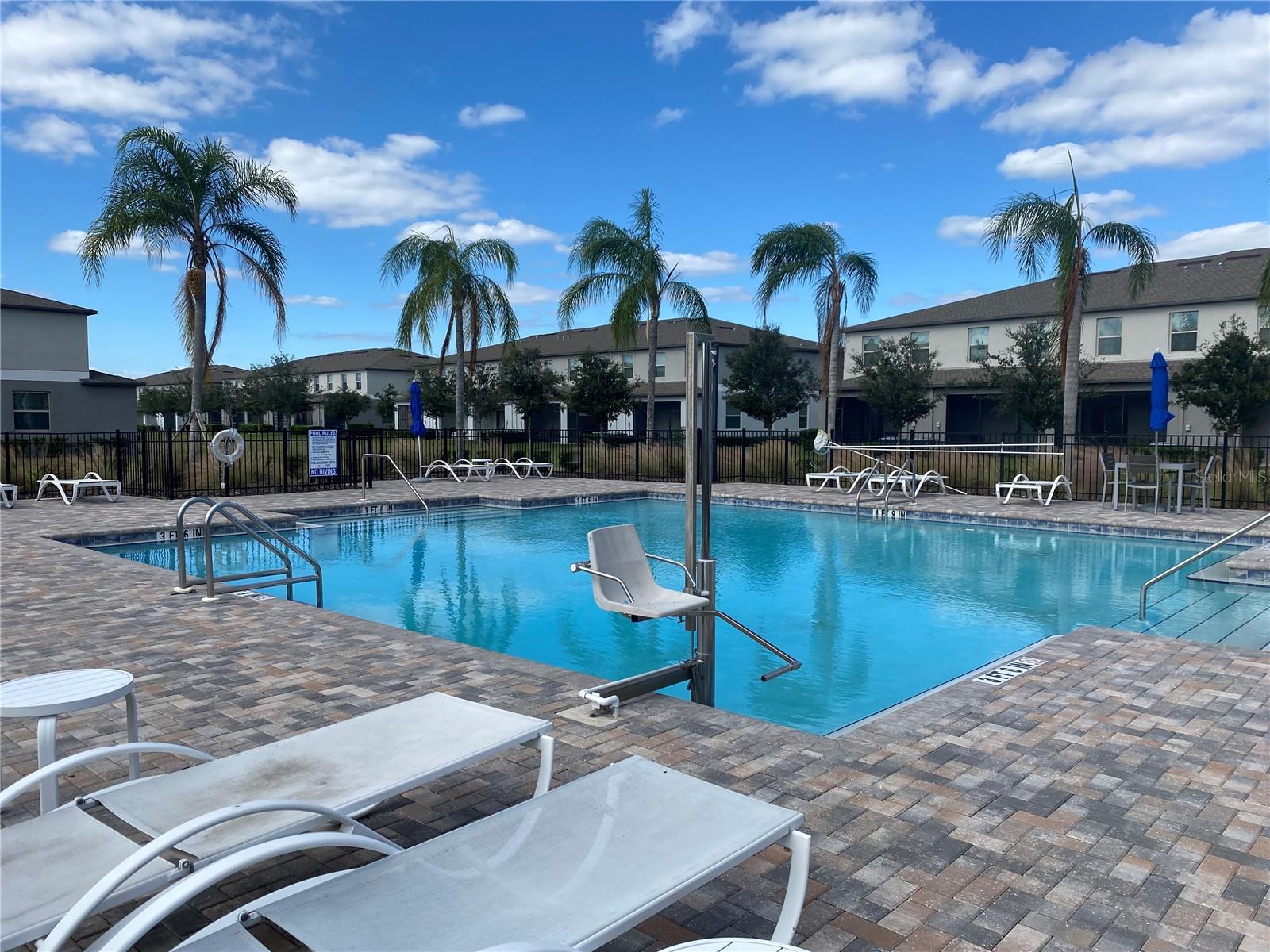 9516 PEMBROOKE PINES DR, RUSKIN, FL, 33573