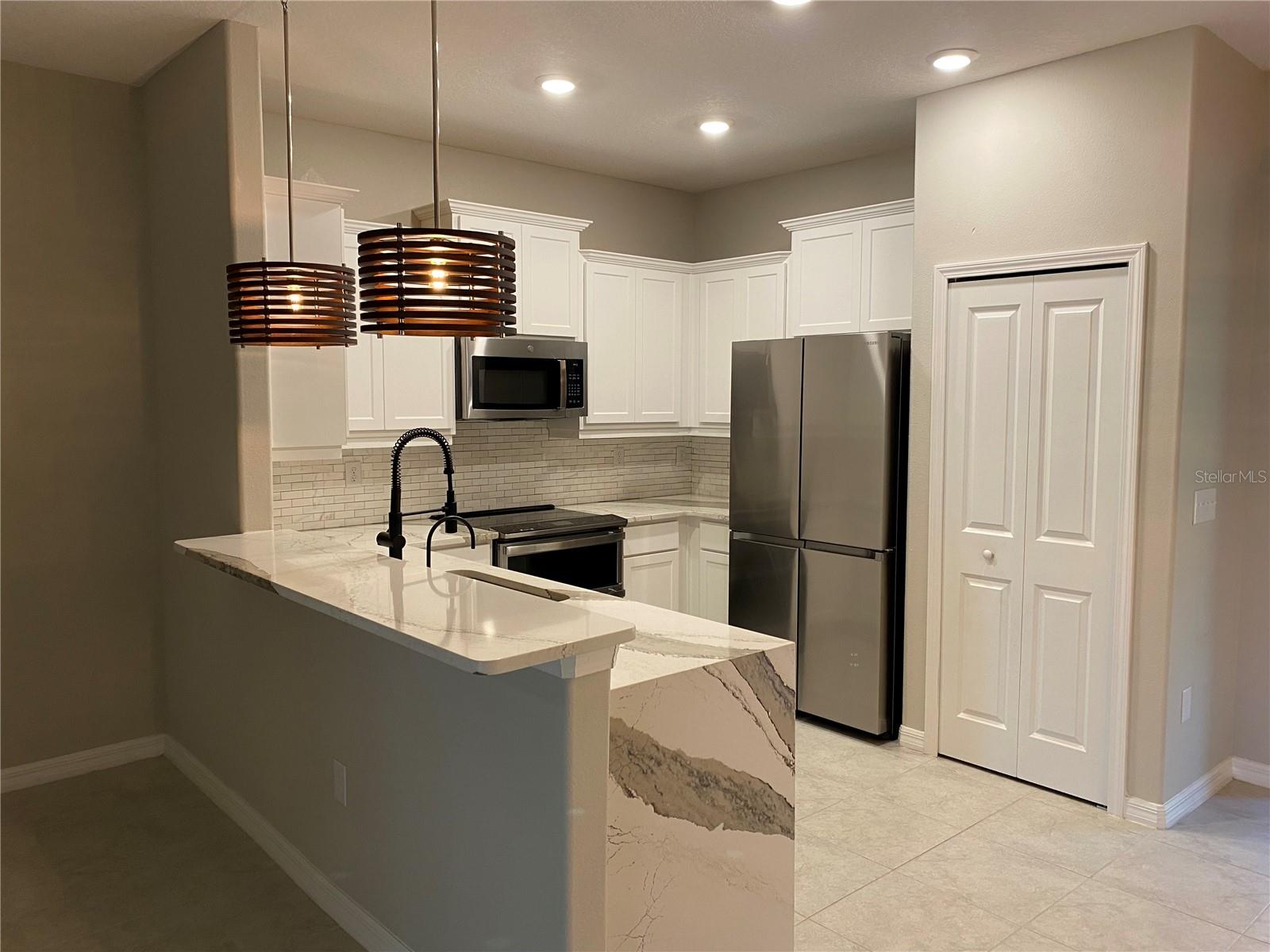 9516 PEMBROOKE PINES DR, RUSKIN, FL, 33573