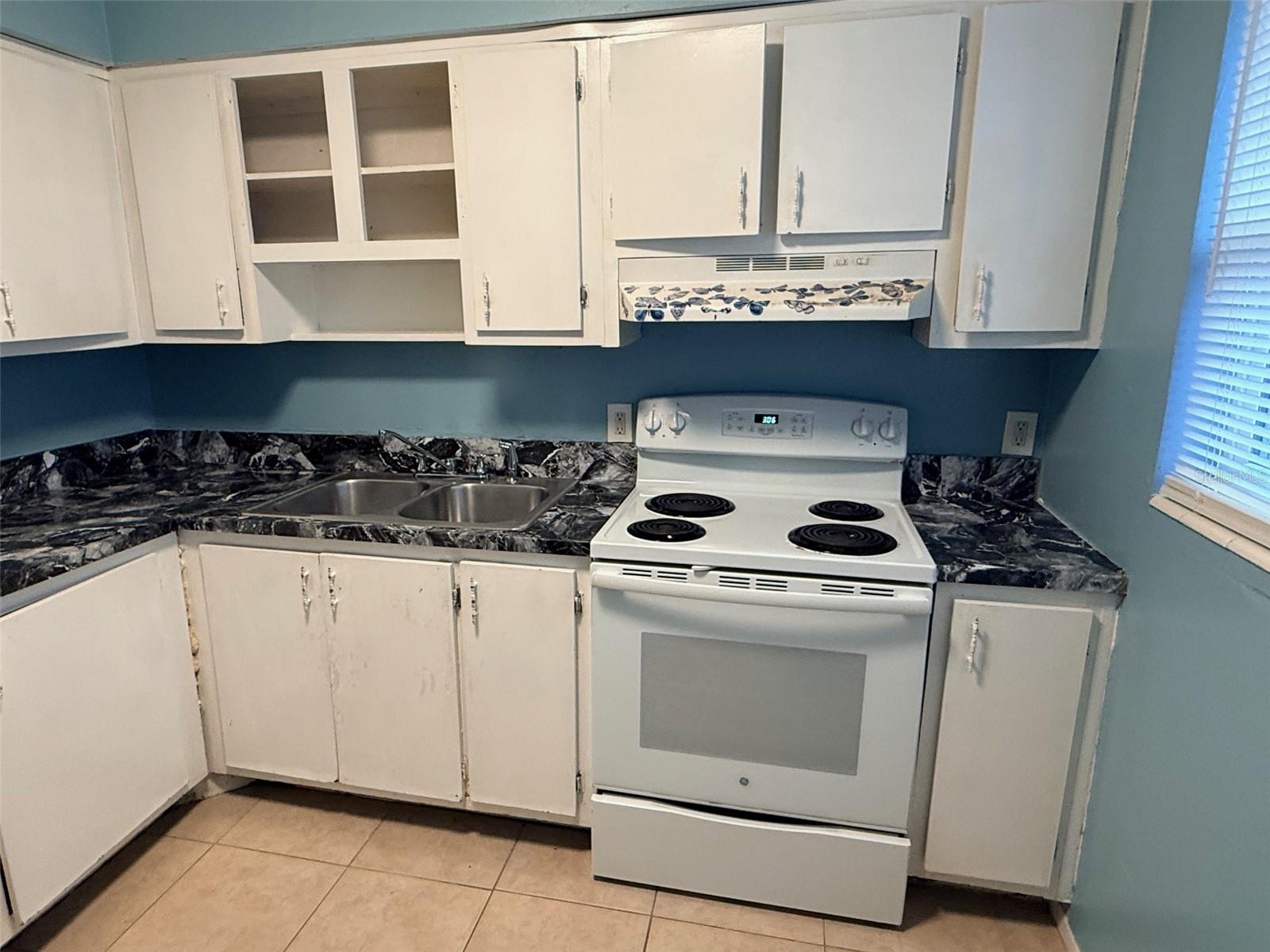 2409 13TH ST W #2, BRADENTON, FL, 34205