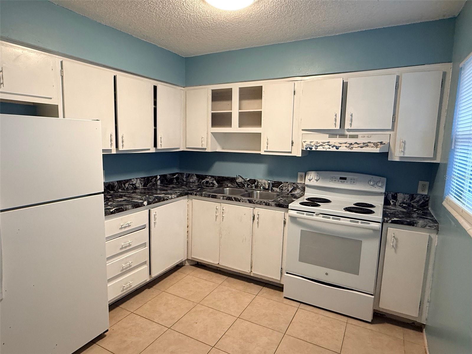 2409 13TH ST W #2, BRADENTON, FL, 34205