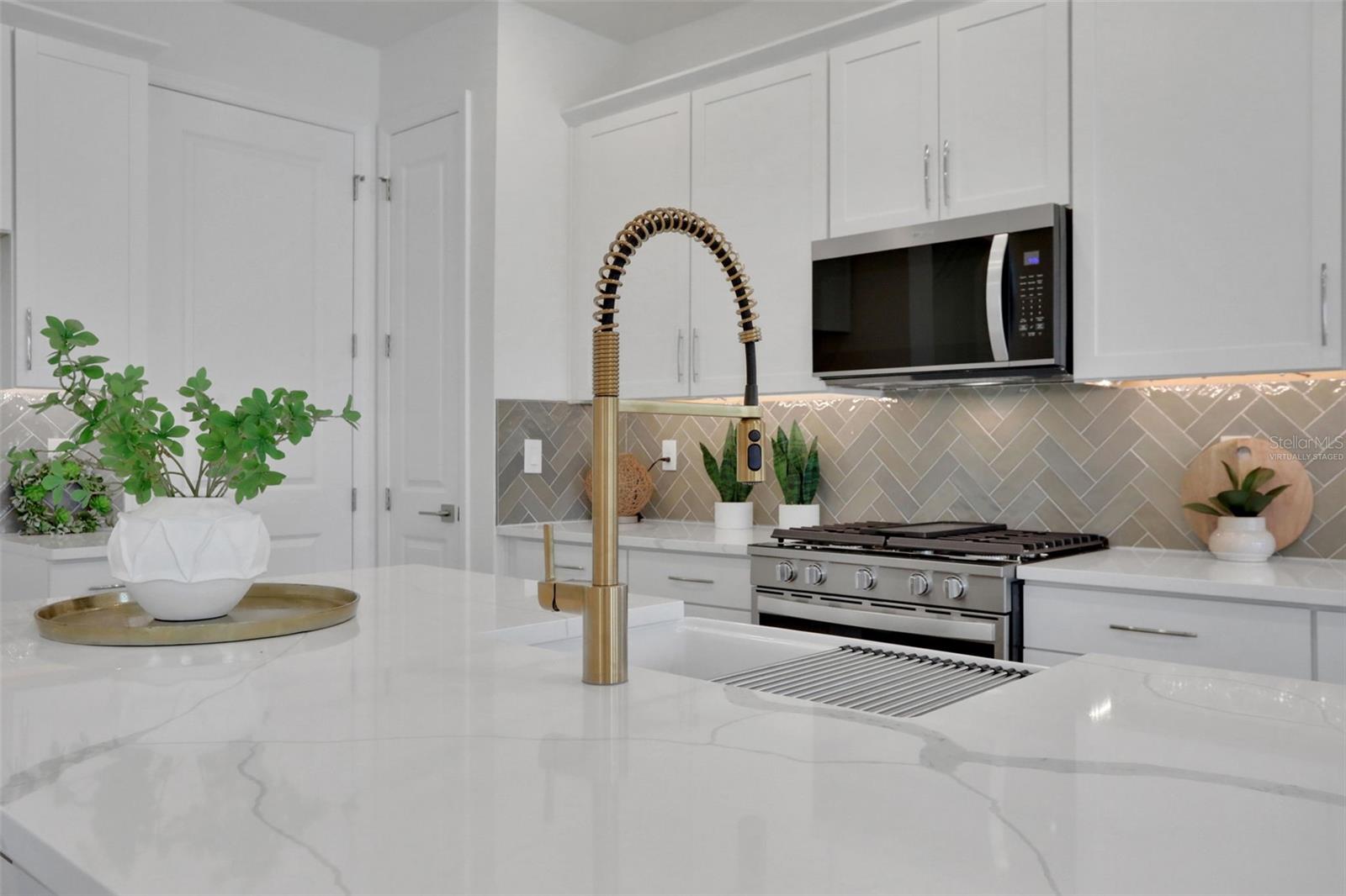 172 EAGLESTON LN, LAKEWOOD RANCH, FL, 34240