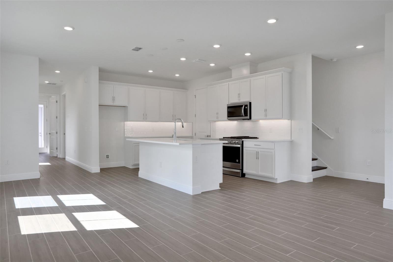 200 EAGLESTON LN, LAKEWOOD RANCH, FL, 34240