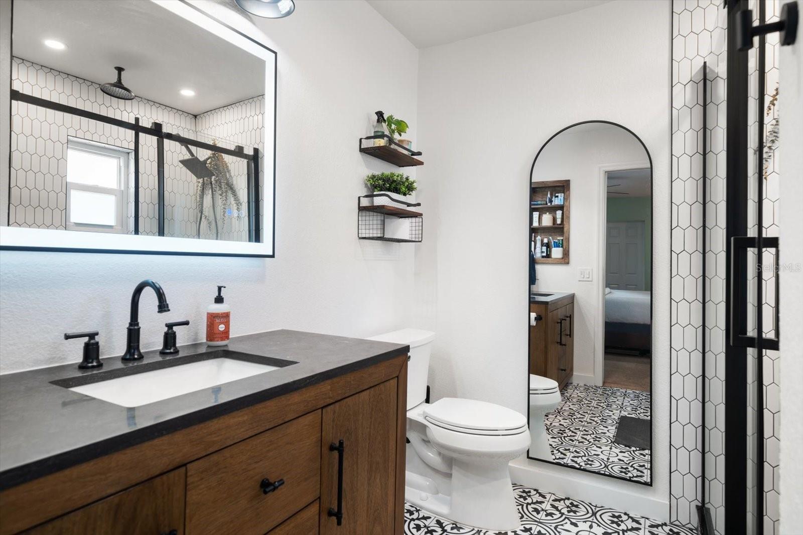 8227 DENISE DR E, SEMINOLE, FL, 33777