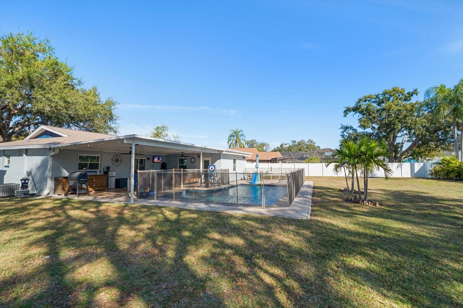 8227 DENISE DR E, SEMINOLE, FL, 33777