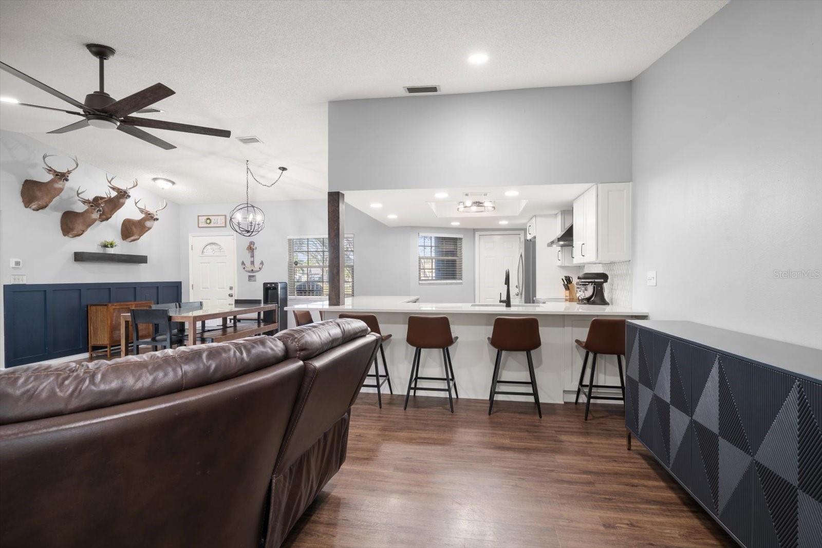 8227 DENISE DR E, SEMINOLE, FL, 33777