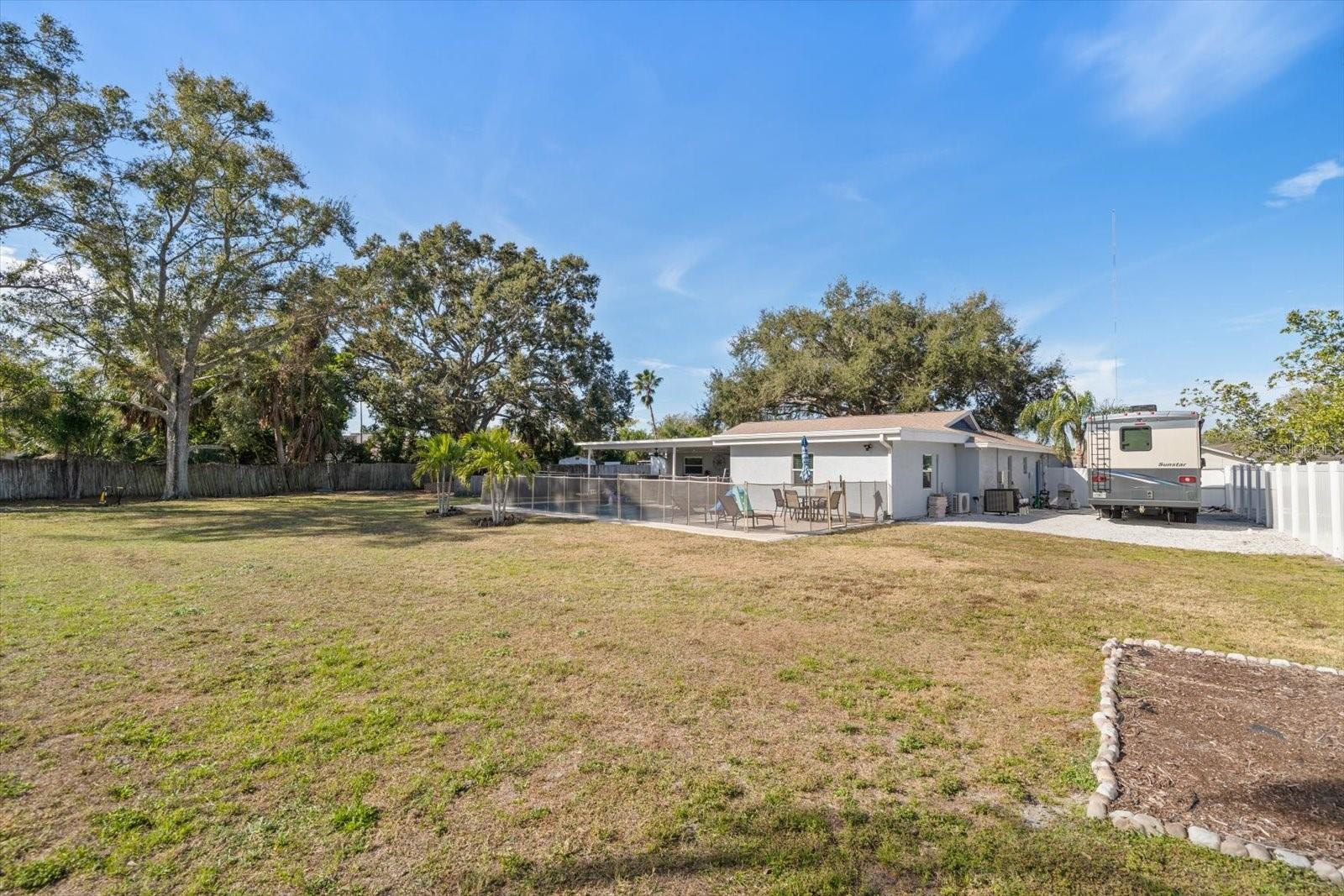 8227 DENISE DR E, SEMINOLE, FL, 33777