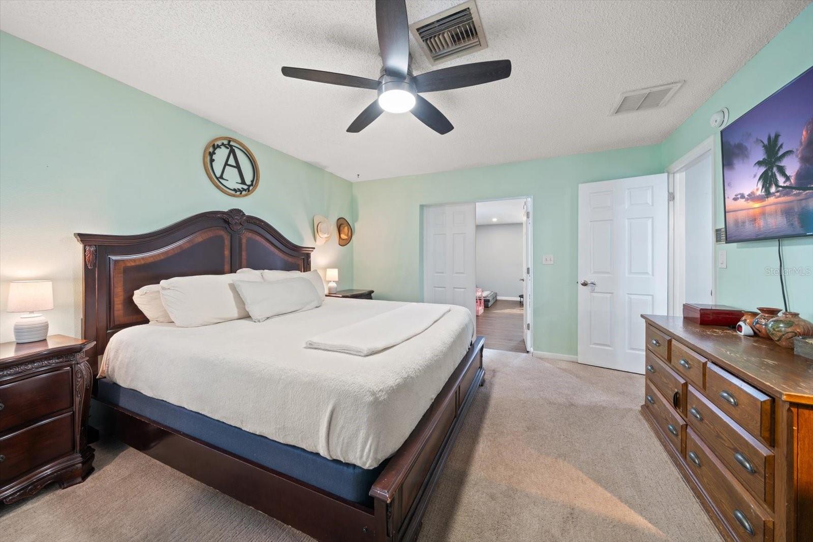 8227 DENISE DR E, SEMINOLE, FL, 33777