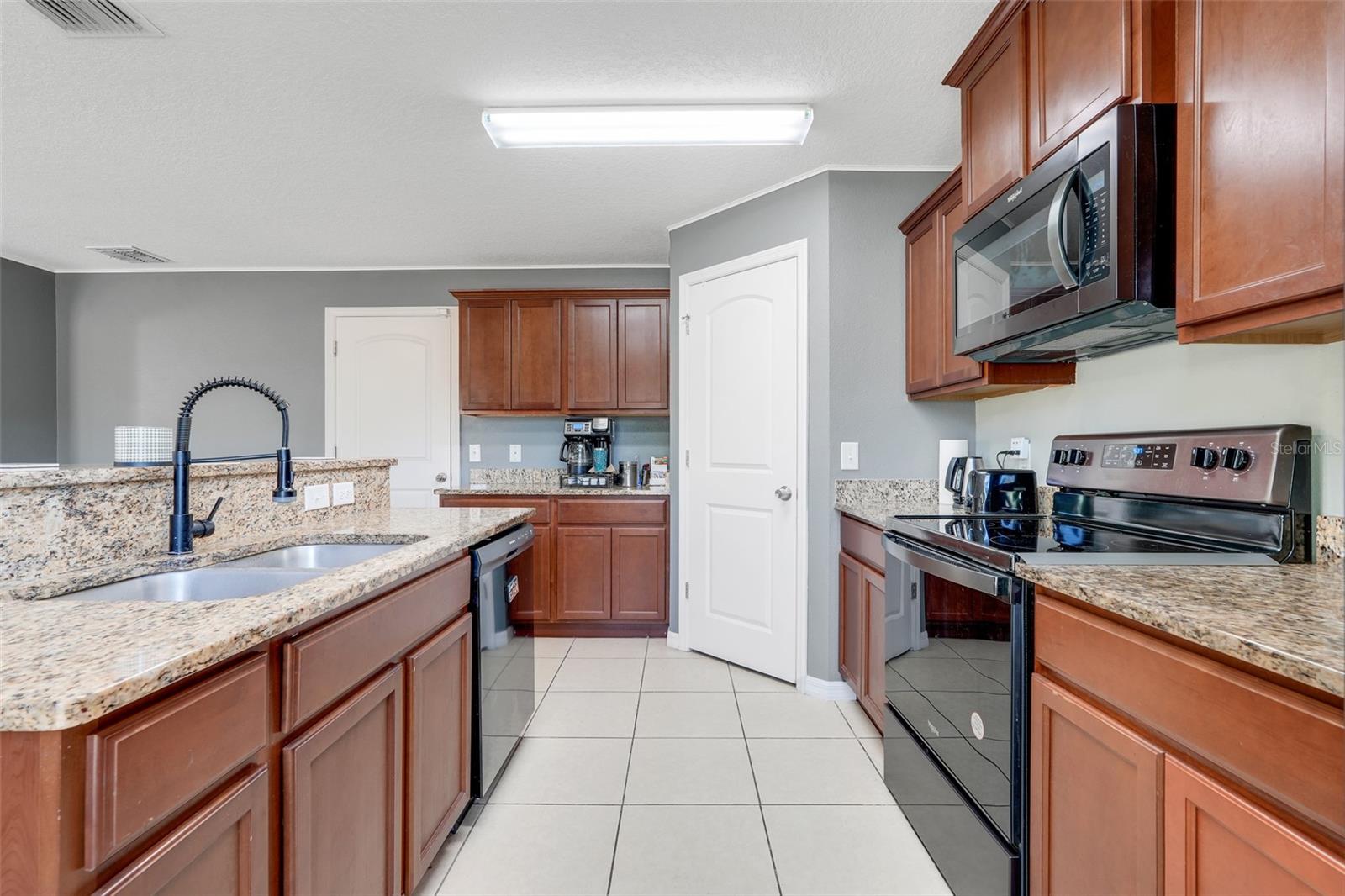 5660 ELSINORE WAY, LAKELAND, FL, 33805