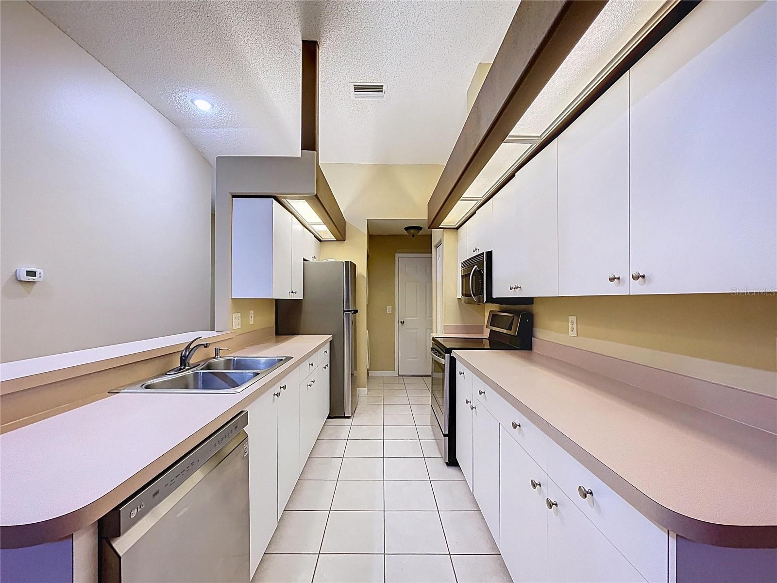 248 HEMINGWAY DR, OLDSMAR, FL, 34677