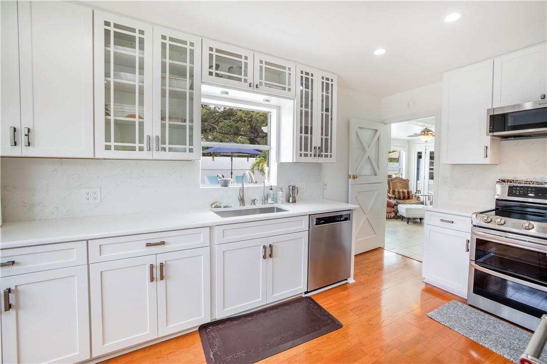 2200 2ND ST N, ST PETERSBURG, FL, 33704