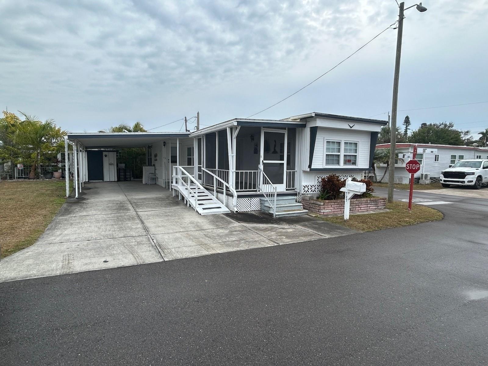 800 32ND AVE S #727, ST PETERSBURG, FL, 33705