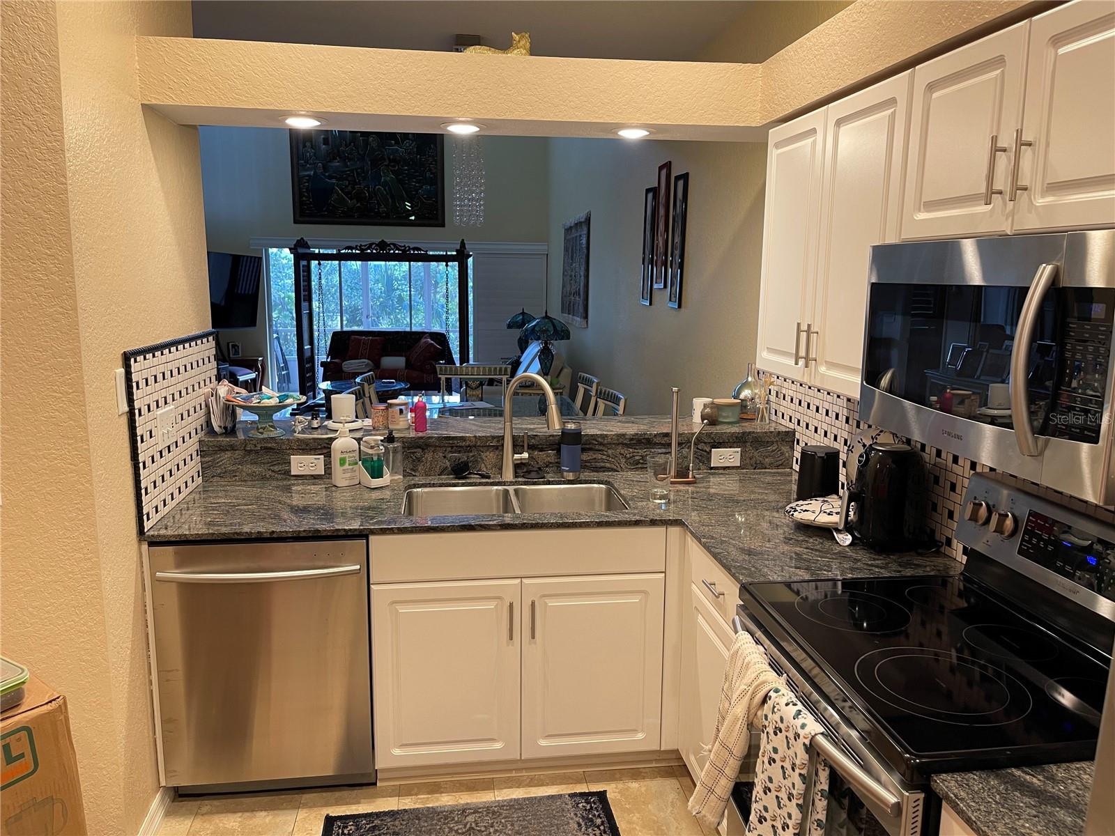 8572 SWEET MAGNOLIA PL, SEMINOLE, FL, 33777