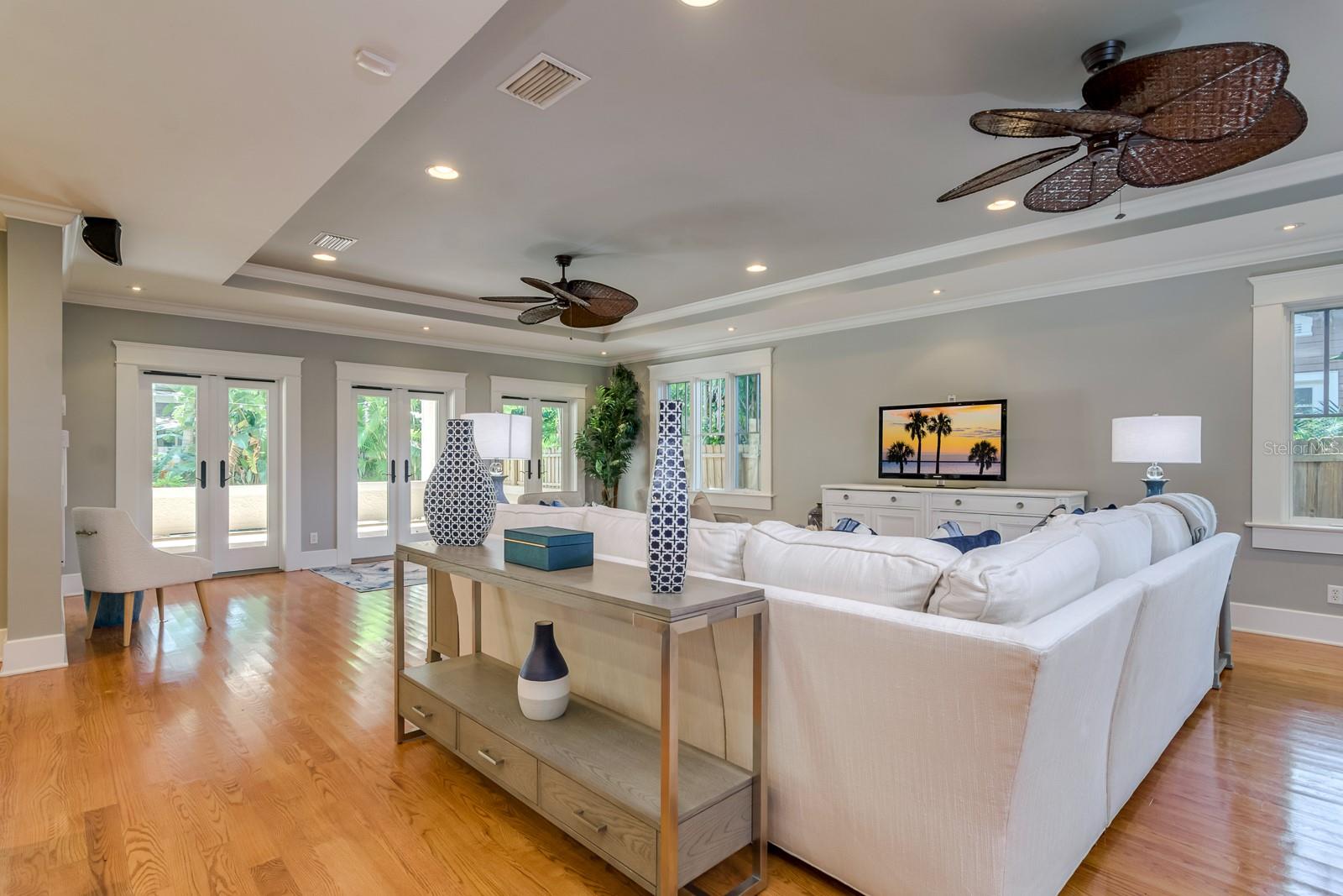 800 S OREGON AVE, TAMPA, FL, 33606