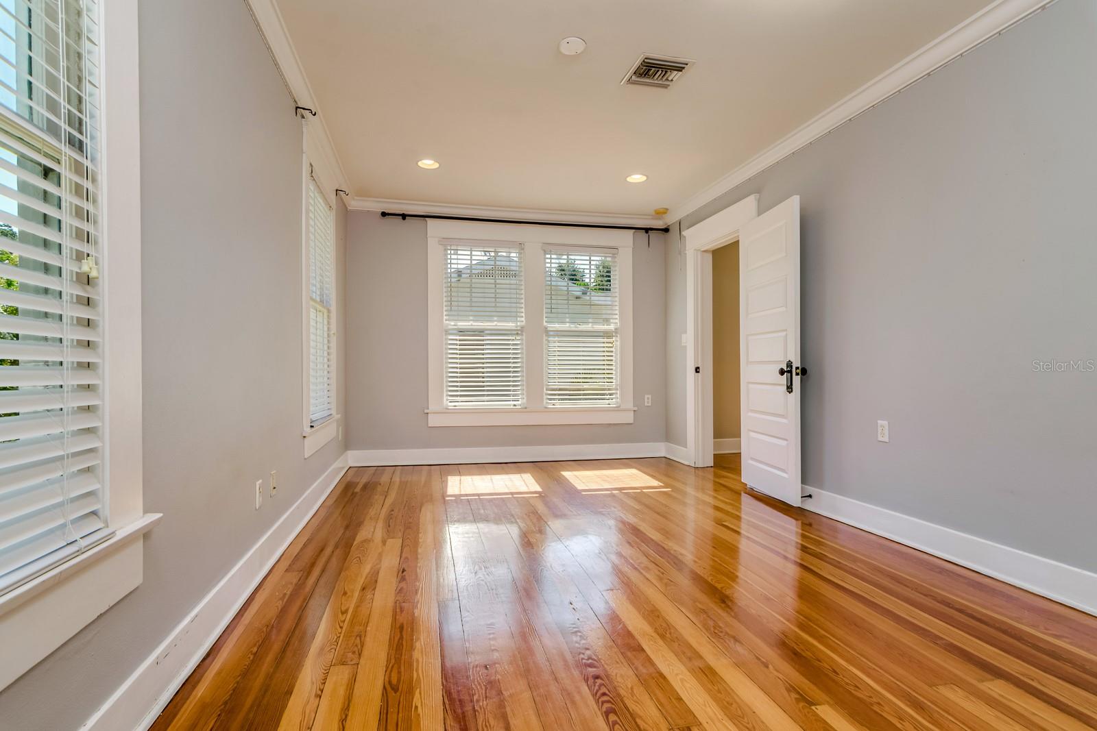 800 S OREGON AVE, TAMPA, FL, 33606