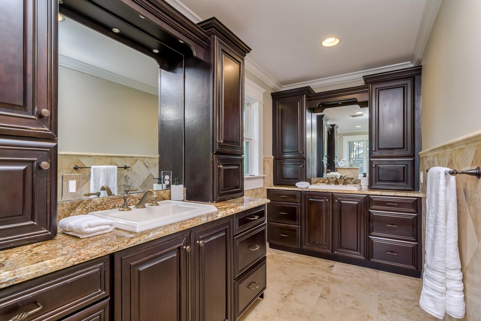 800 S OREGON AVE, TAMPA, FL, 33606