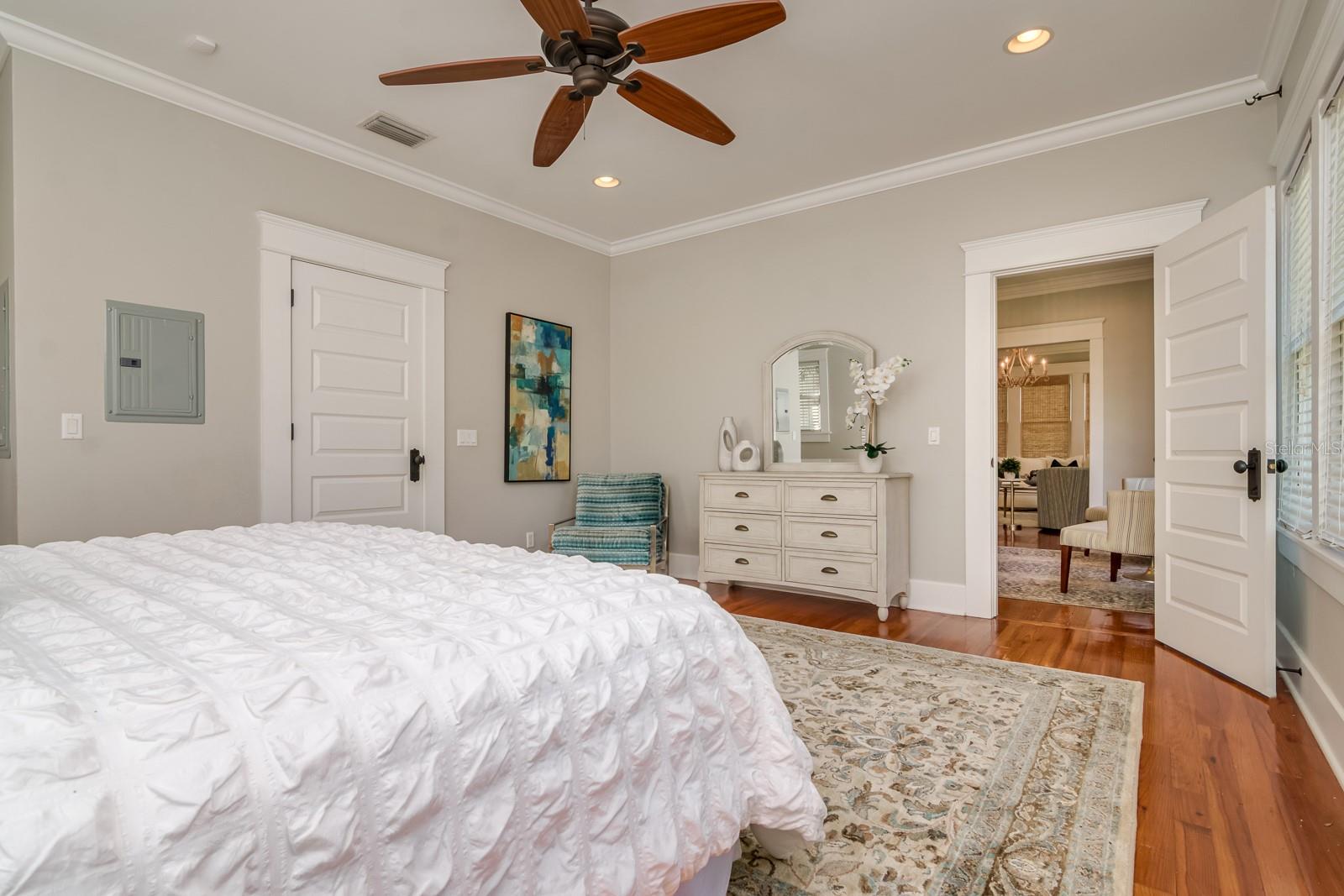 800 S OREGON AVE, TAMPA, FL, 33606