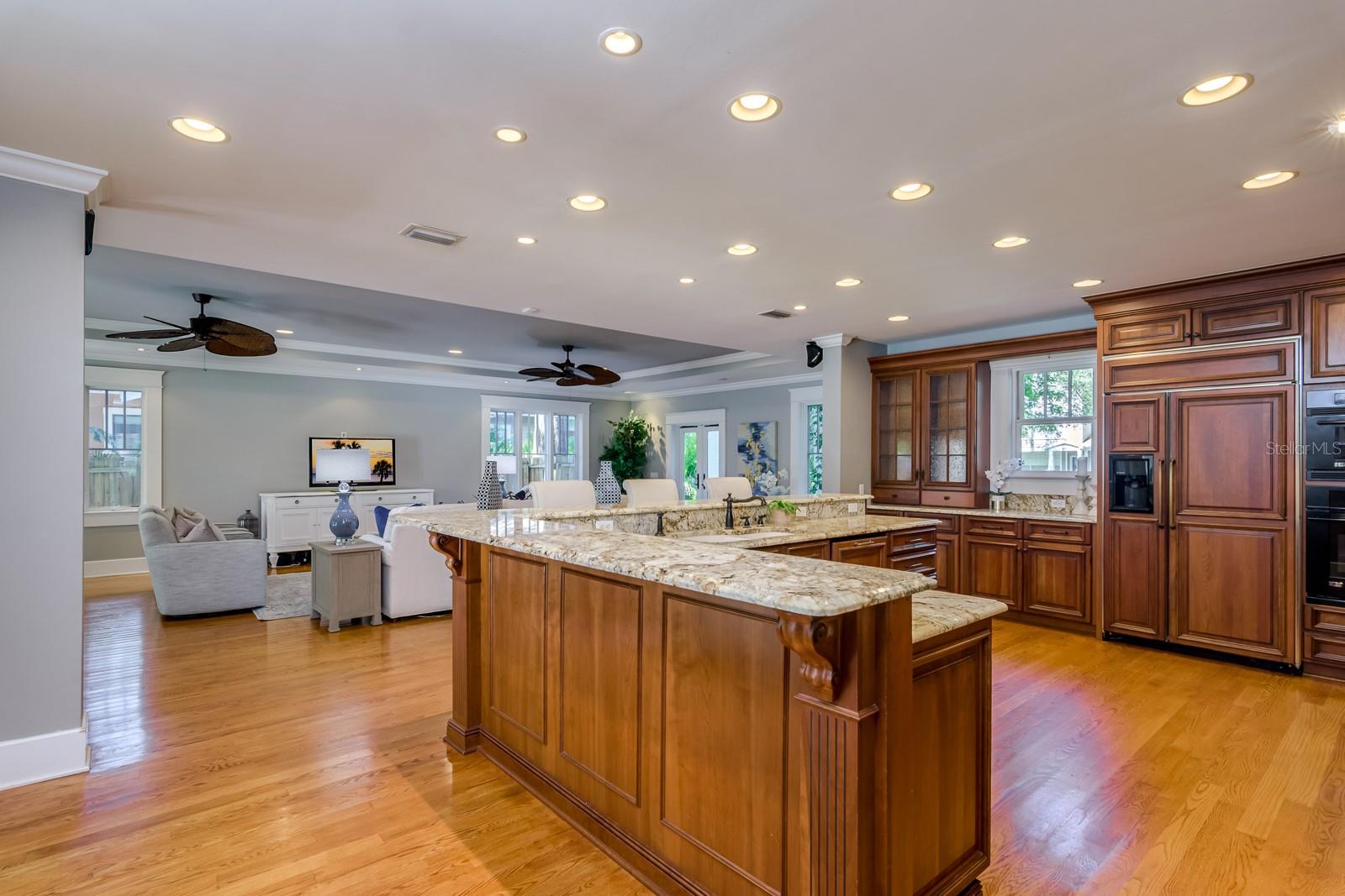 800 S OREGON AVE, TAMPA, FL, 33606