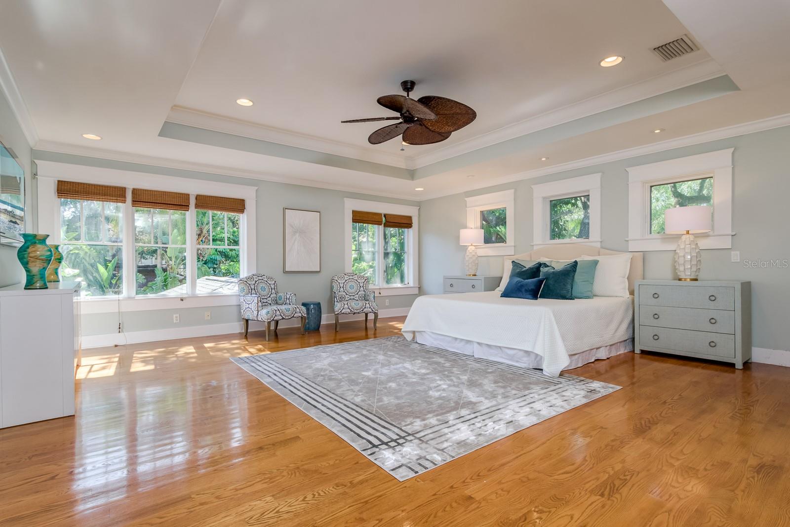 800 S OREGON AVE, TAMPA, FL, 33606