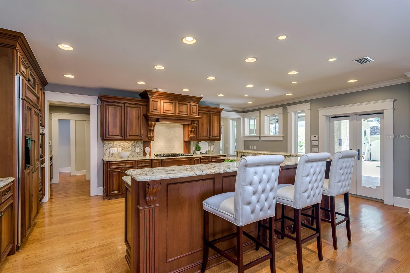 800 S OREGON AVE, TAMPA, FL, 33606