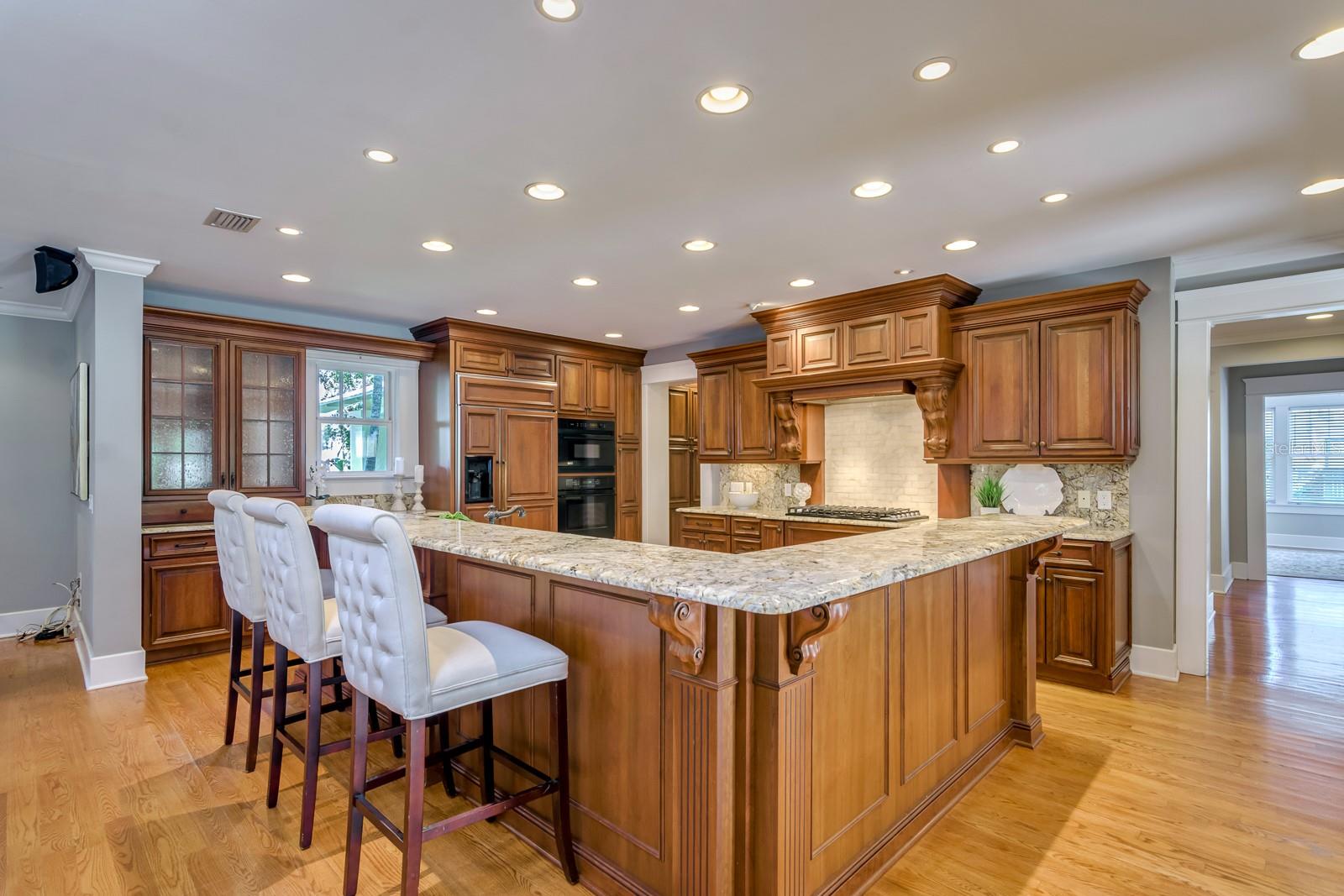 800 S OREGON AVE, TAMPA, FL, 33606