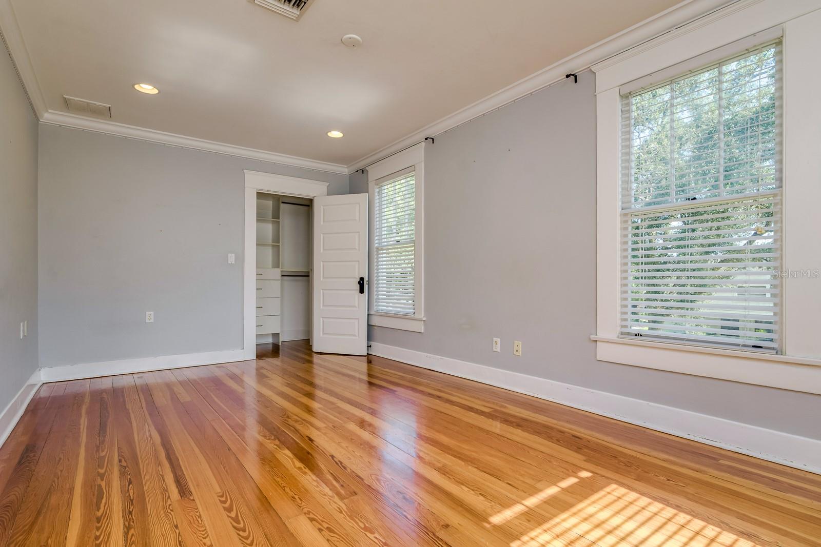 800 S OREGON AVE, TAMPA, FL, 33606