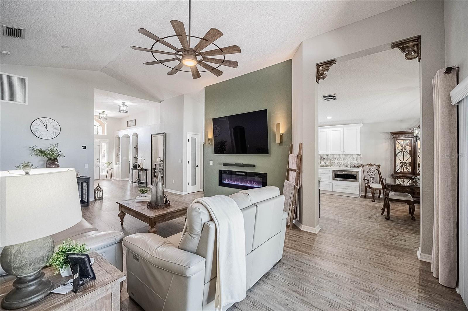 2524 SIENA WAY, VALRICO, FL, 33596