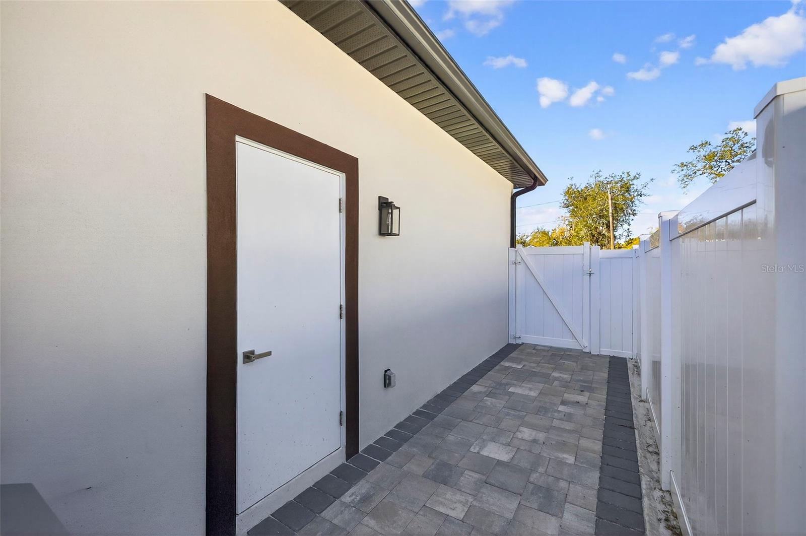 8509 N NEWPORT AVE, TAMPA, FL, 33604