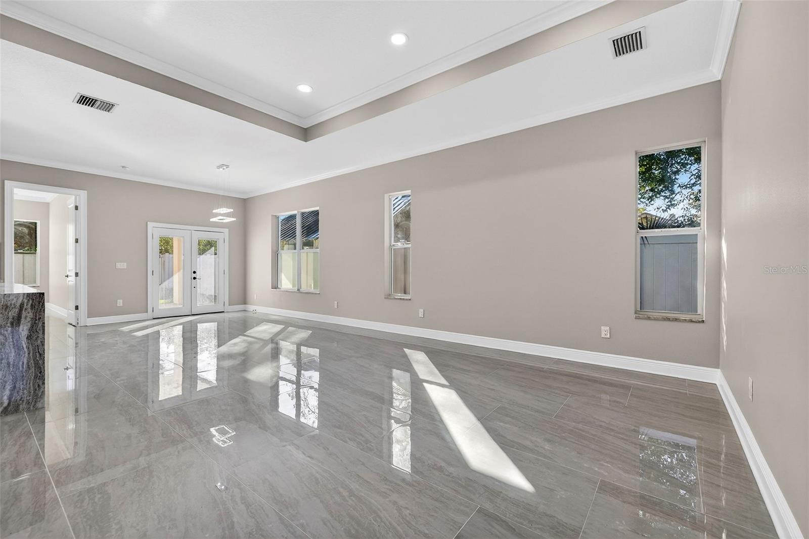 8509 N NEWPORT AVE, TAMPA, FL, 33604