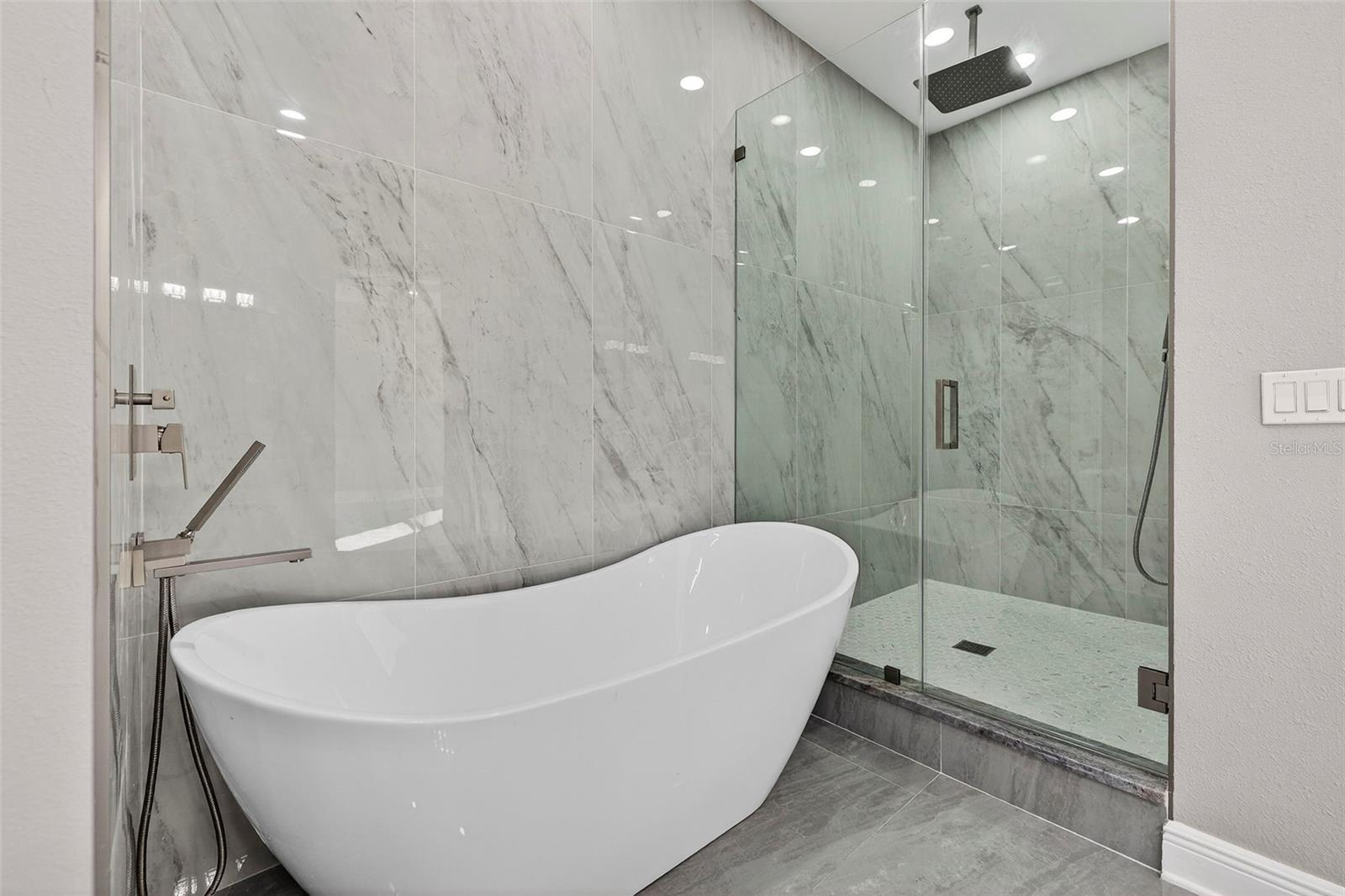 8509 N NEWPORT AVE, TAMPA, FL, 33604