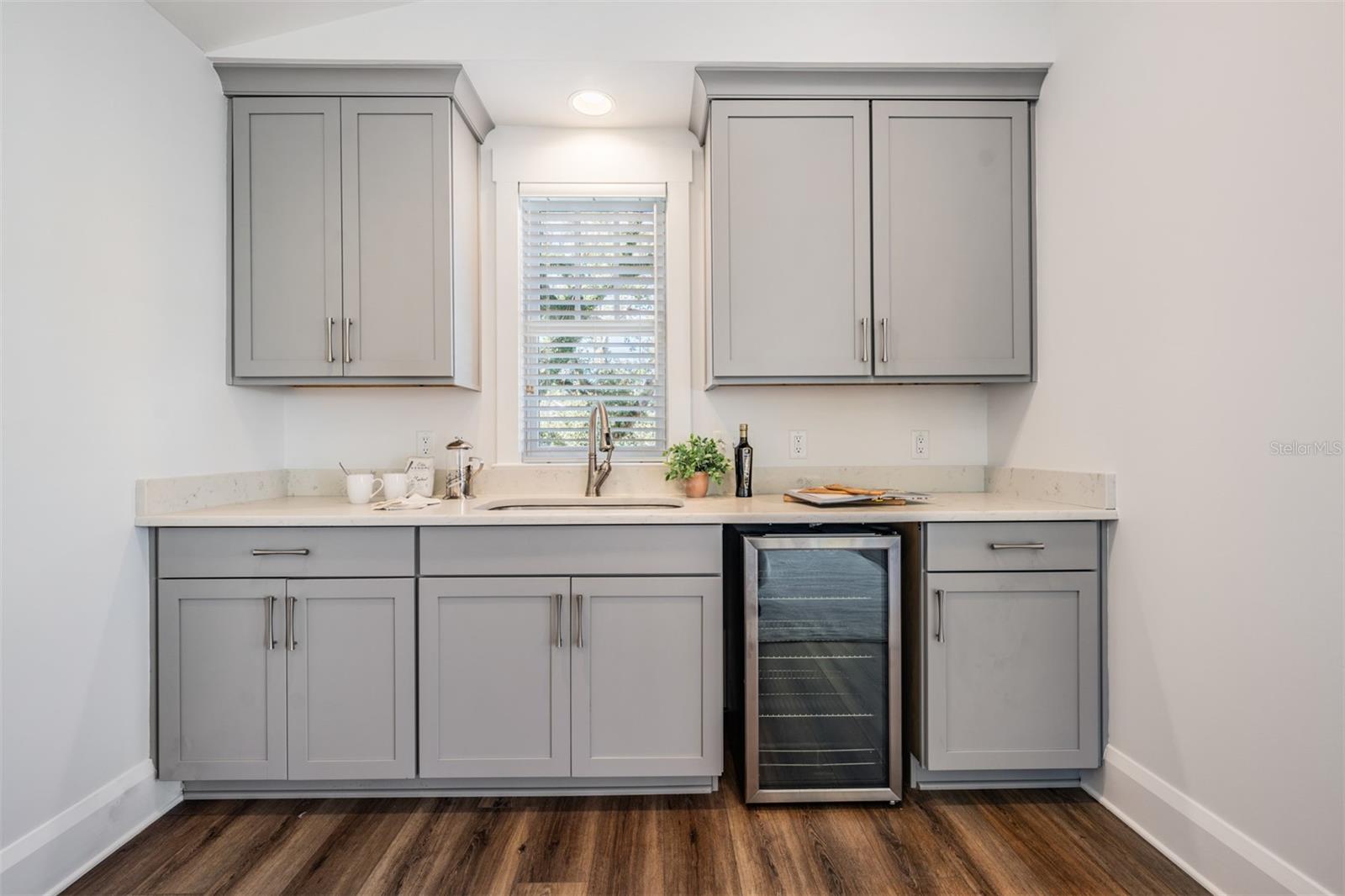 1008 S DAKOTA AVE, TAMPA, FL, 33606