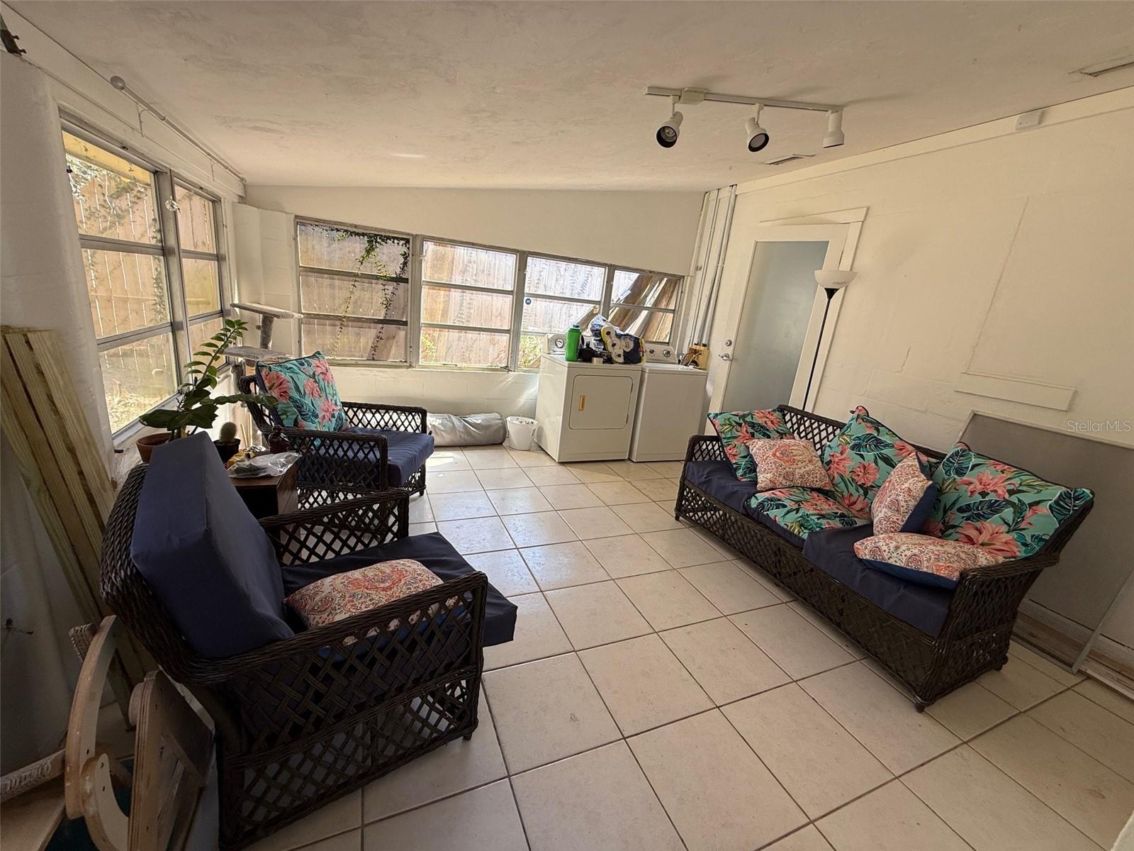 1020 NE 1ST AVE, GAINESVILLE, FL, 32601