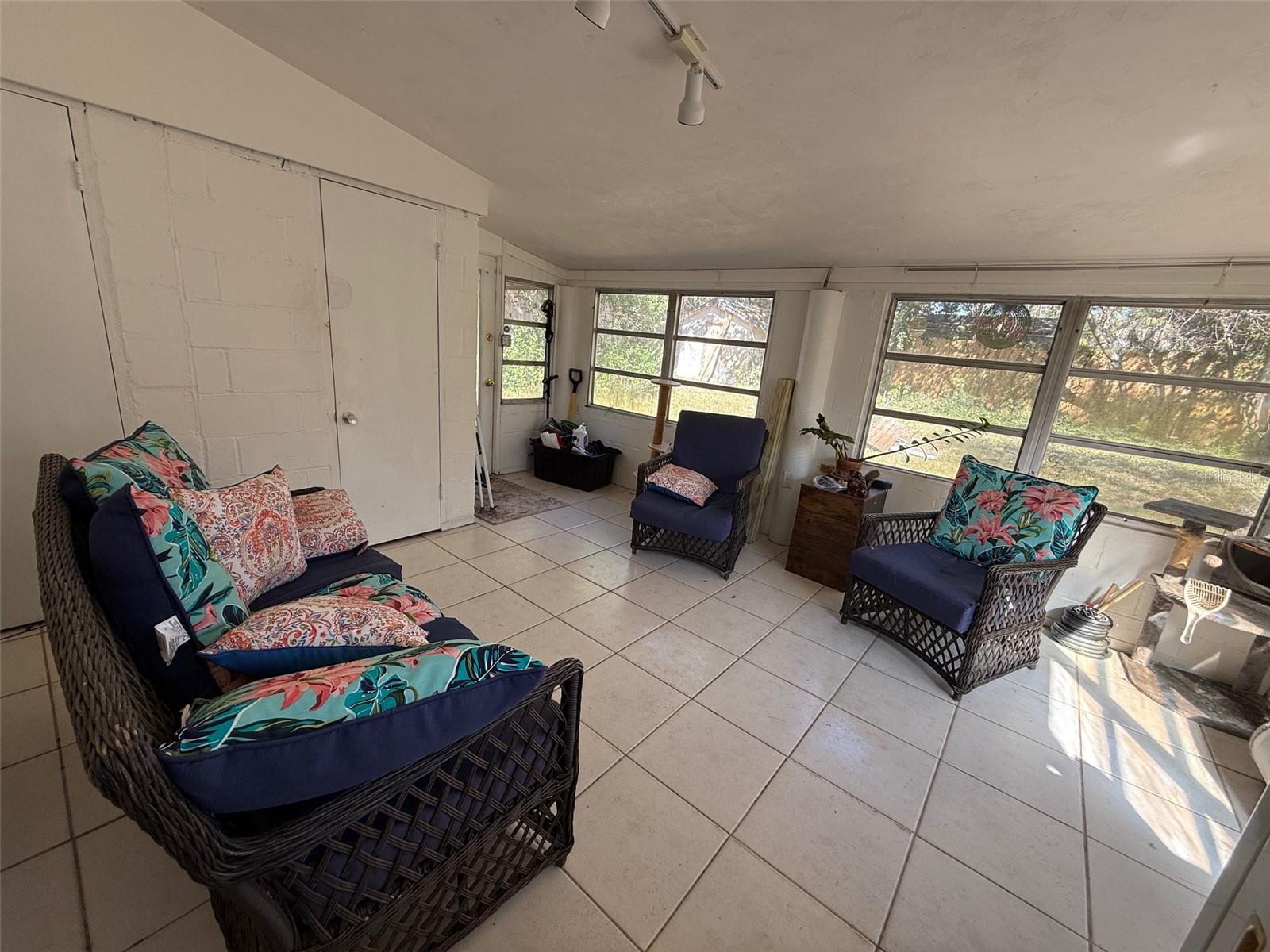 1020 NE 1ST AVE, GAINESVILLE, FL, 32601