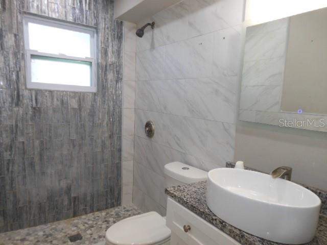 8421 N ORANGEVIEW AVE, TAMPA, FL, 33617