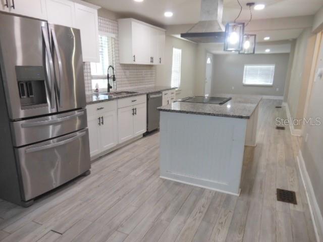 8421 N ORANGEVIEW AVE, TAMPA, FL, 33617