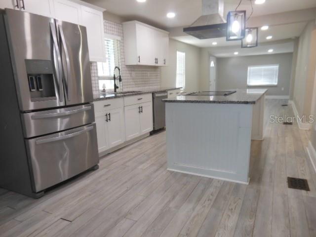 8421 N ORANGEVIEW AVE, TAMPA, FL, 33617