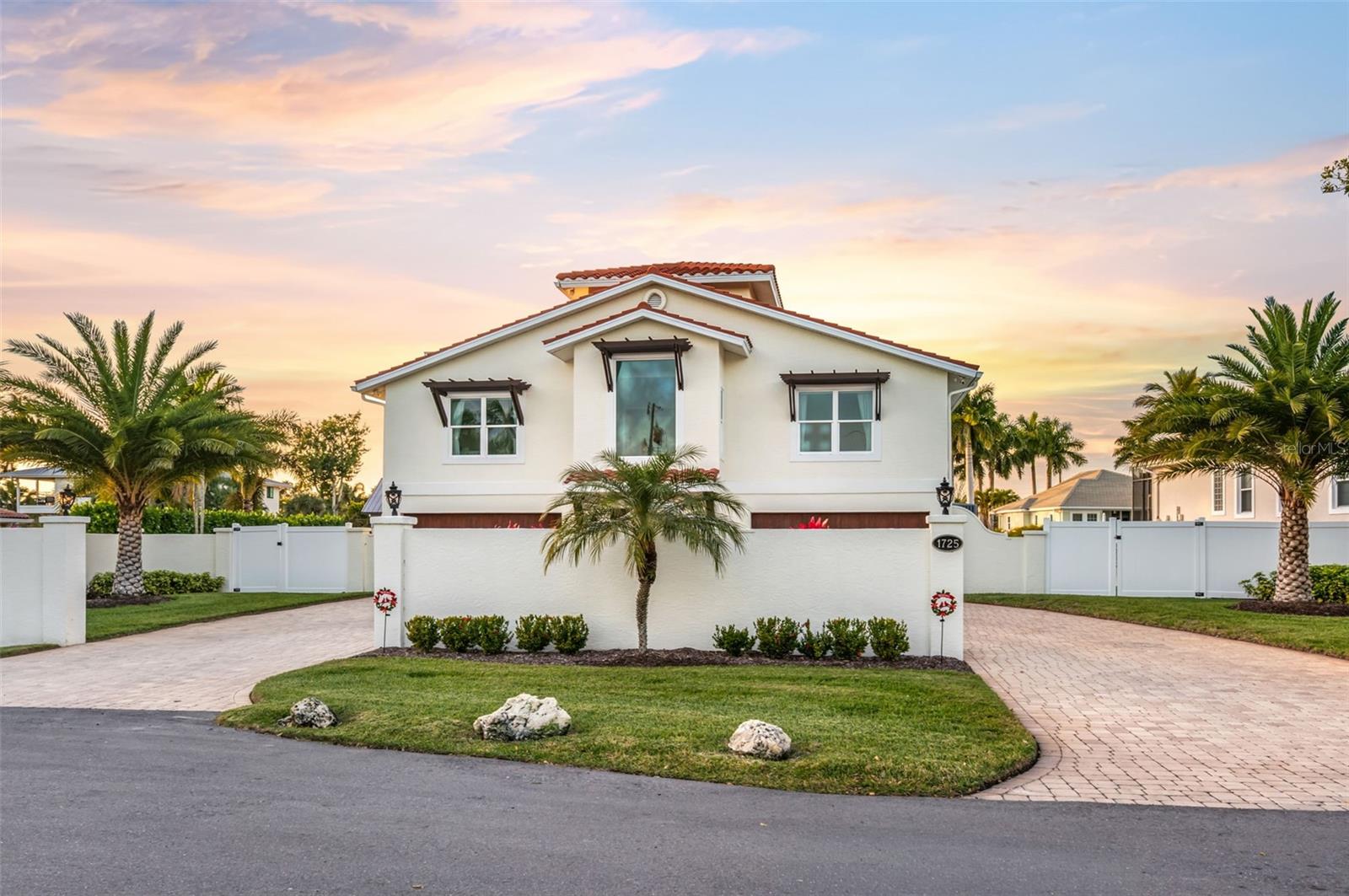 1725 BAYWOOD DR, SARASOTA, FL, 34231