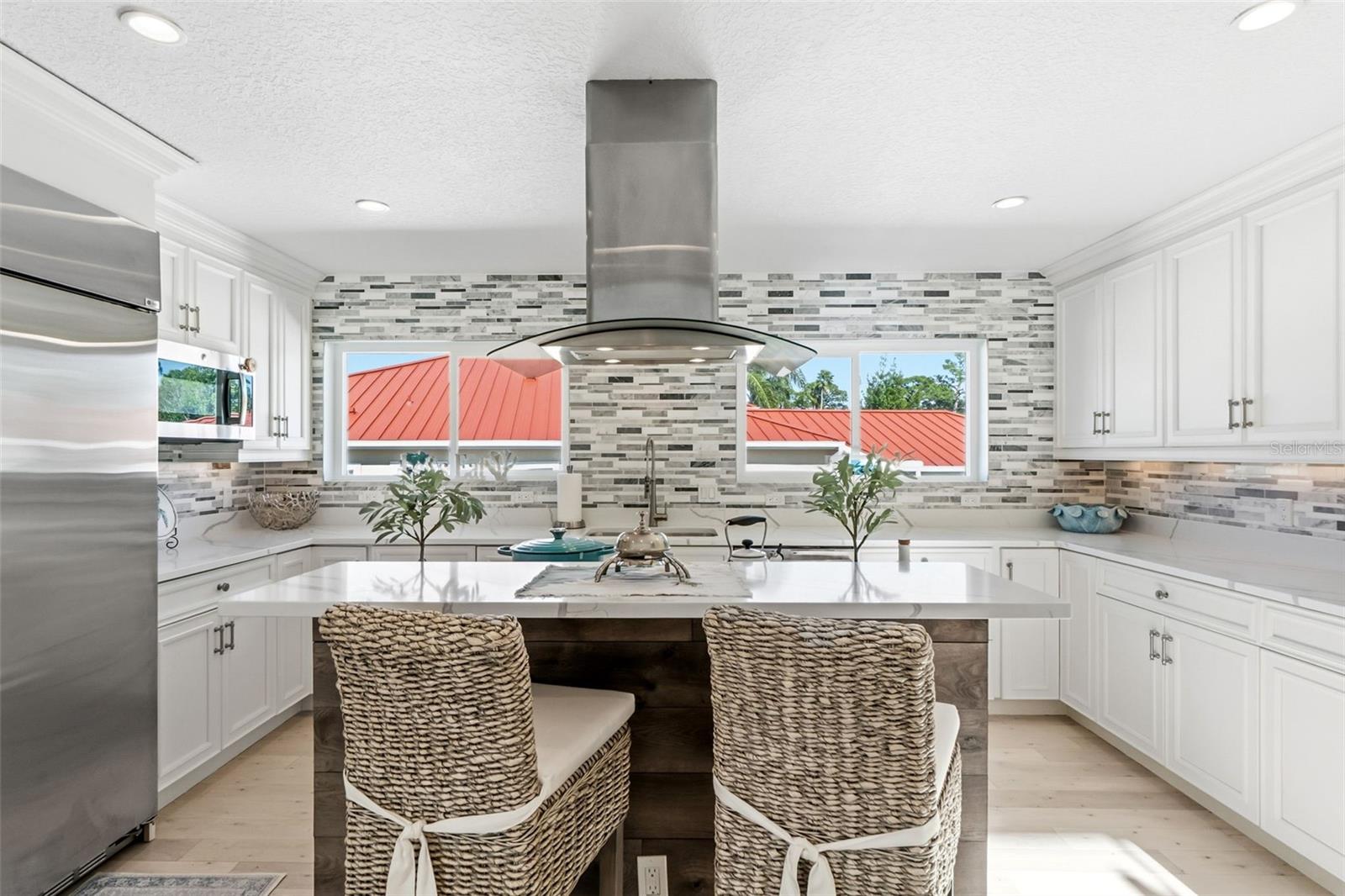 1725 BAYWOOD DR, SARASOTA, FL, 34231