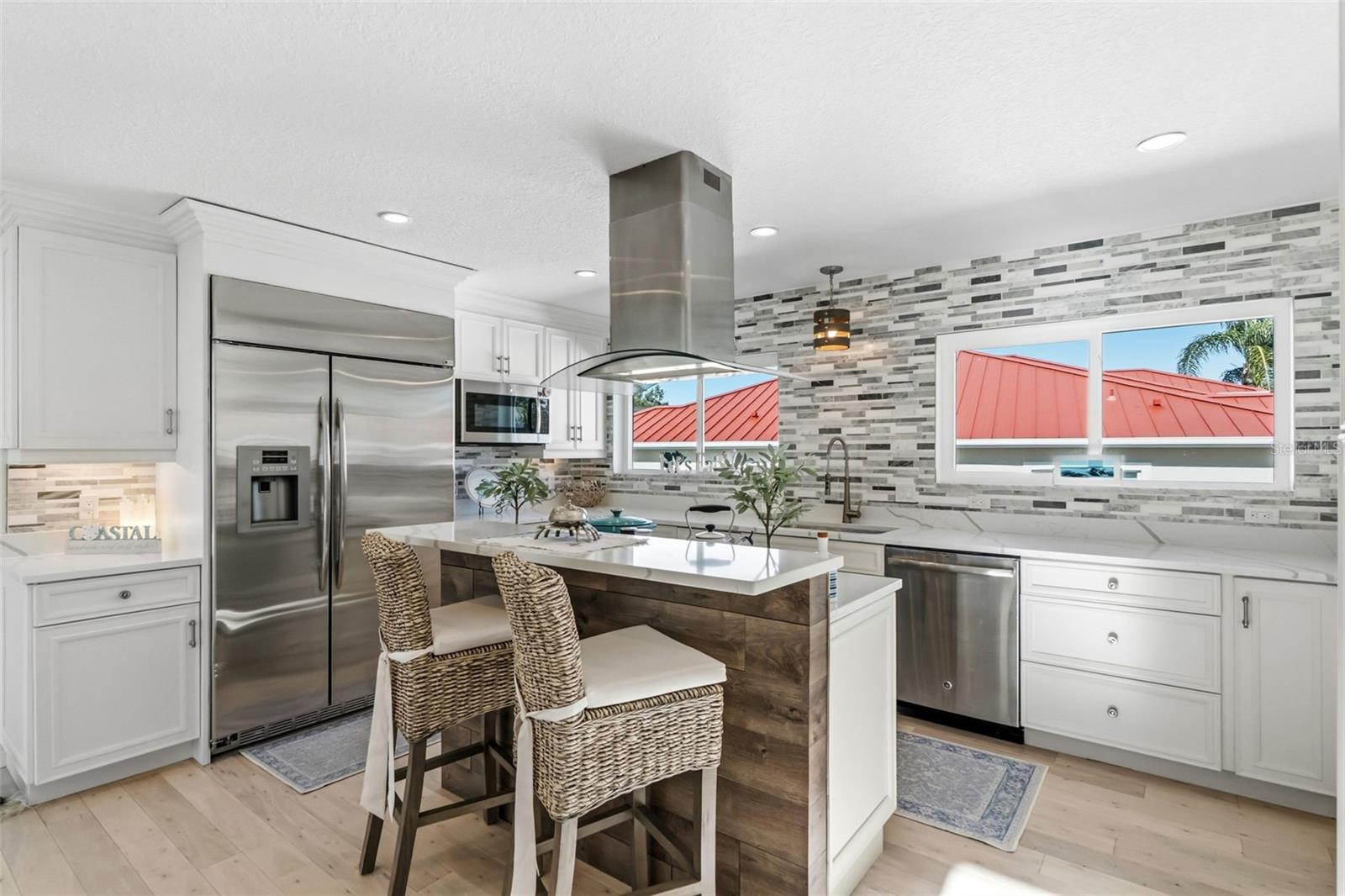 1725 BAYWOOD DR, SARASOTA, FL, 34231