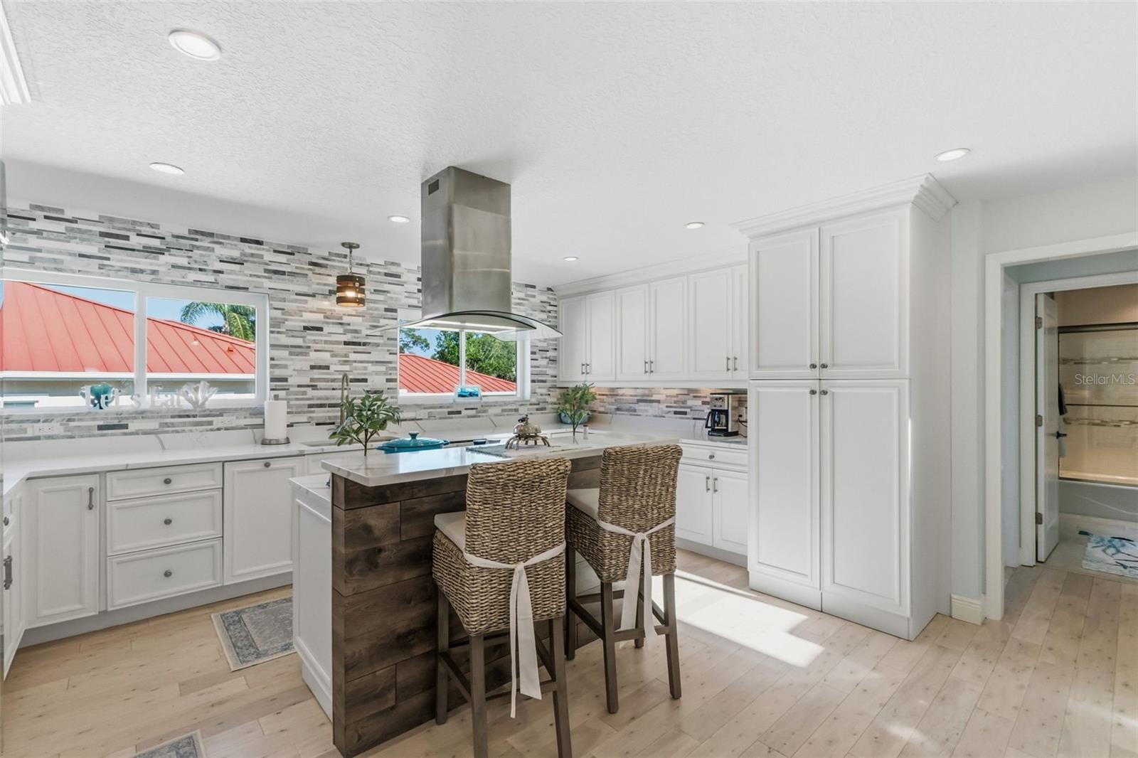 1725 BAYWOOD DR, SARASOTA, FL, 34231