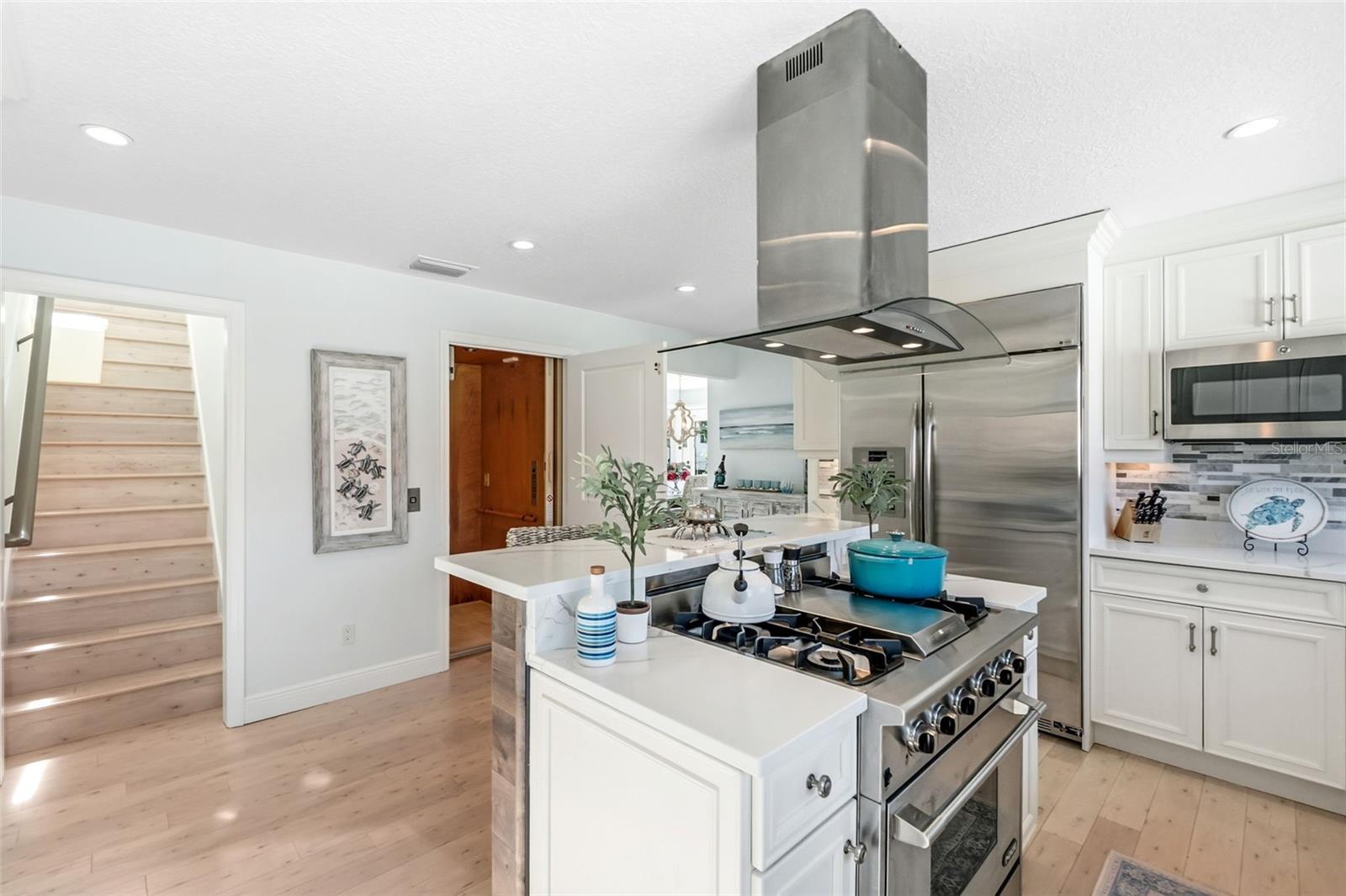 1725 BAYWOOD DR, SARASOTA, FL, 34231