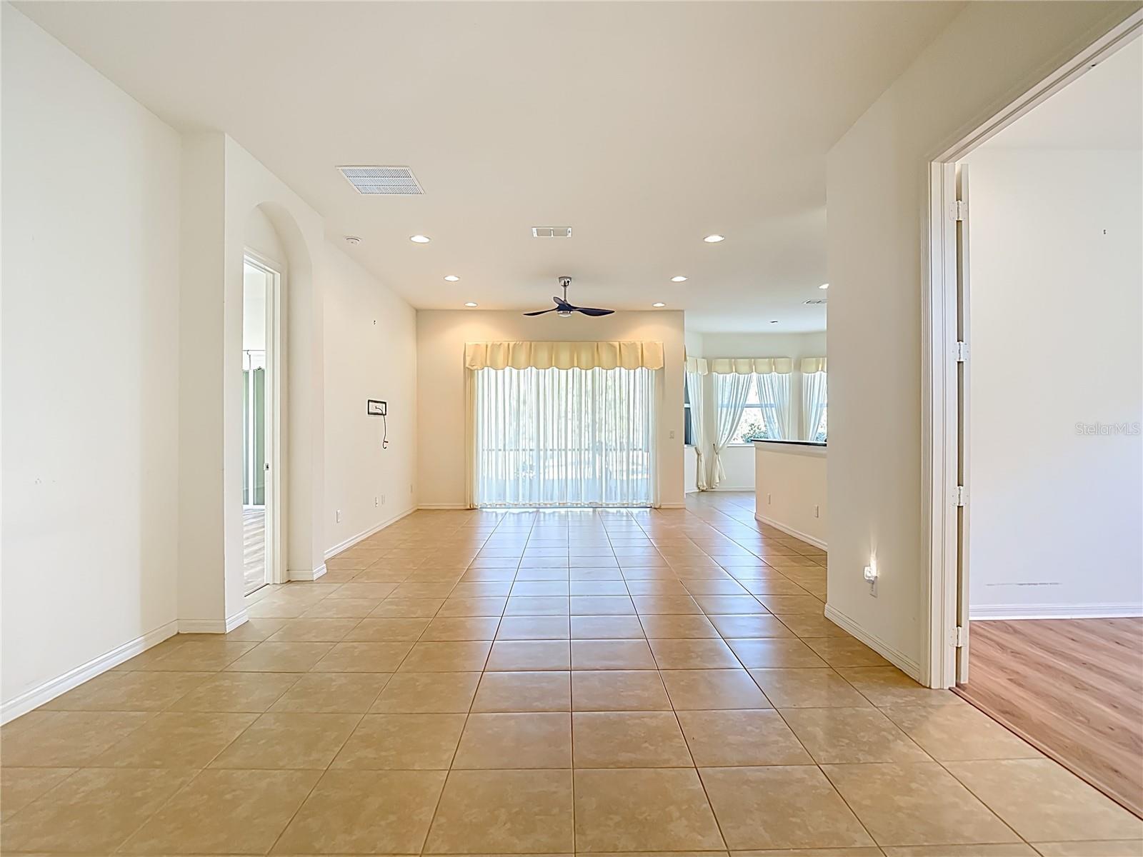 16121 CAPE CORAL DR, WIMAUMA, FL, 33598